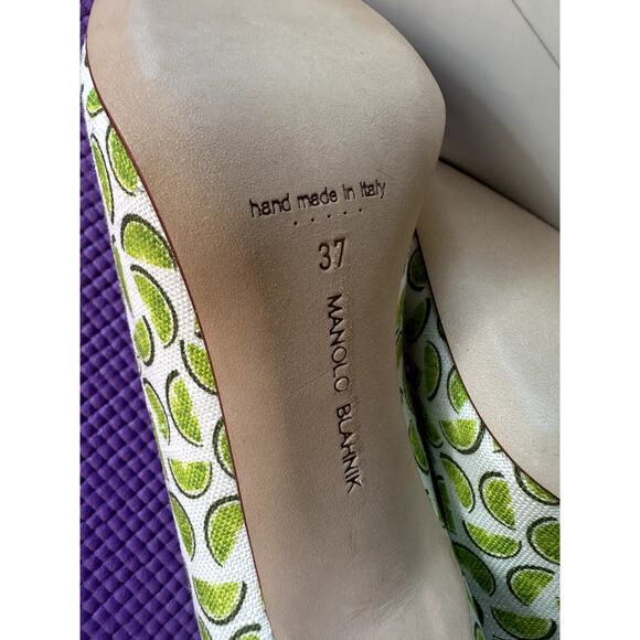 $745 Manolo Blahnik Pumps Size 37 EU 7 US NEW White Green Linen Limes - Picture 9 of 12